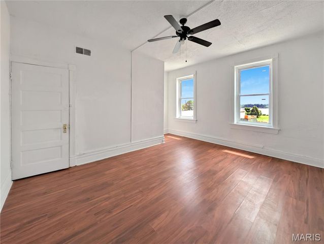 5911-5913 S Broadway, St Louis, MO 63111