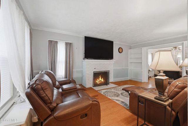 1327 Baker Avenue, Schenectady, NY 12309