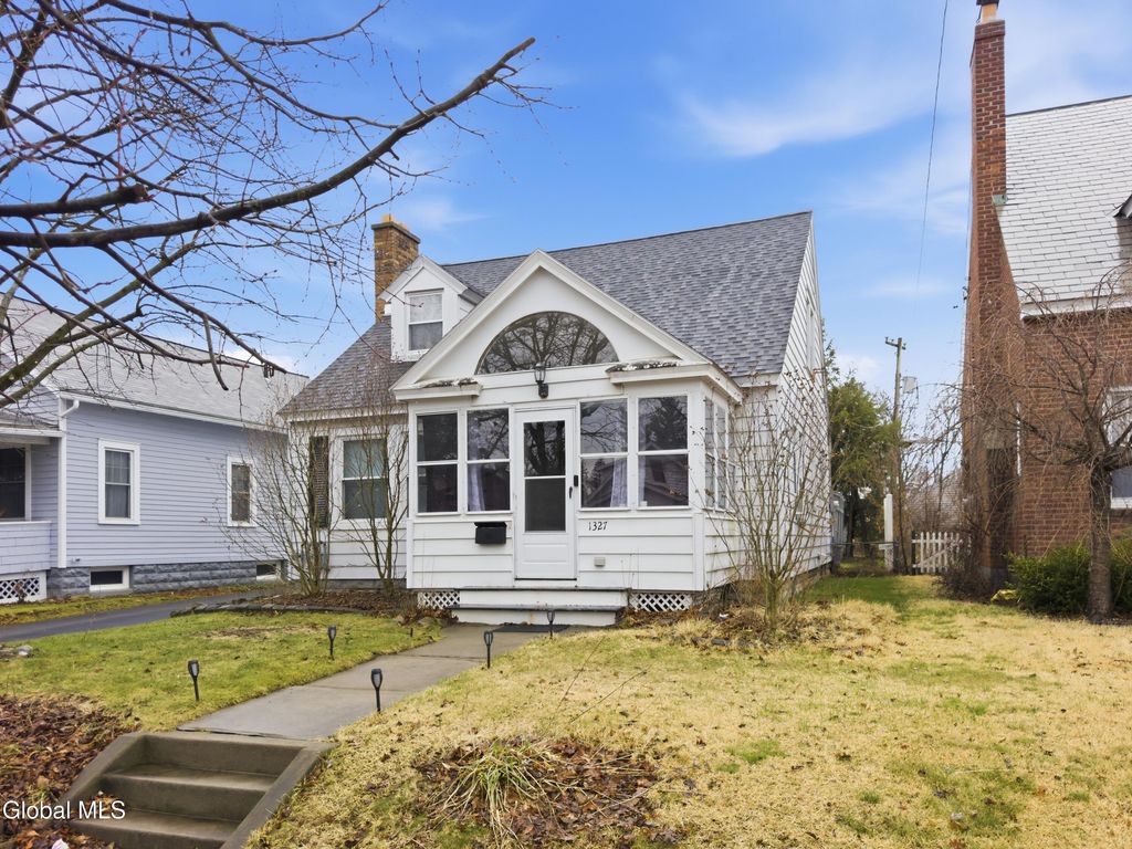 1327 Baker Avenue, Schenectady, NY 12309