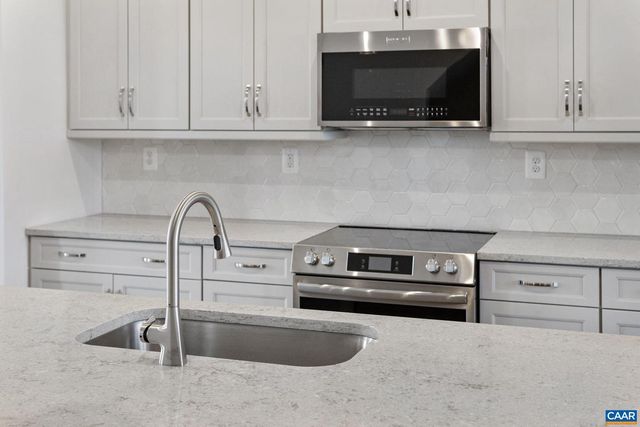 5010 LINDLEY PL, Charlottesville, VA 22901