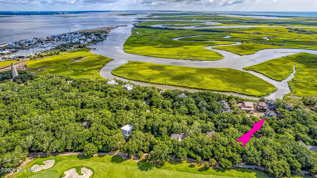 Image 36 of property listing at 121 N Bald Head Wynd Unit 19, Southport, NC 28461