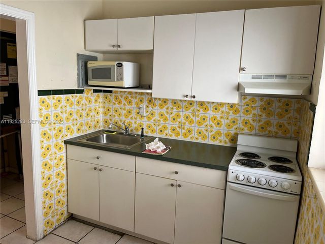 1035 SW 3rd St 2, Miami, FL 33130