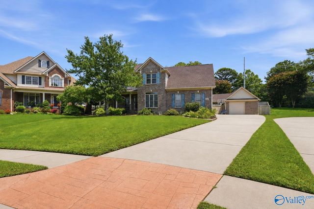 161 Redcliffe Drive NW, Huntsville, AL 35806