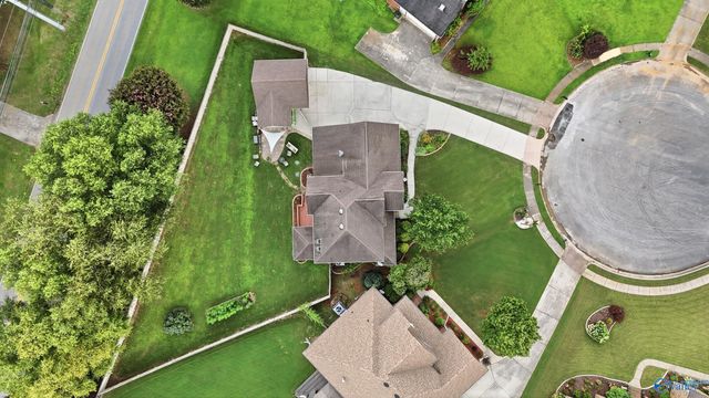 161 Redcliffe Drive NW, Huntsville, AL 35806