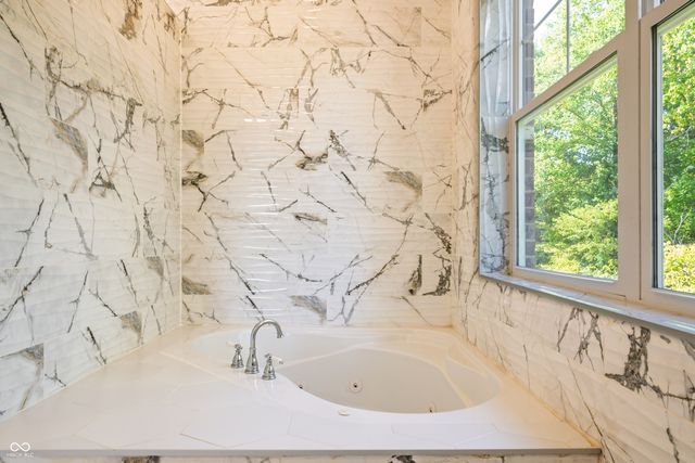 372 Foxboro Drive, Avon, IN 46123
