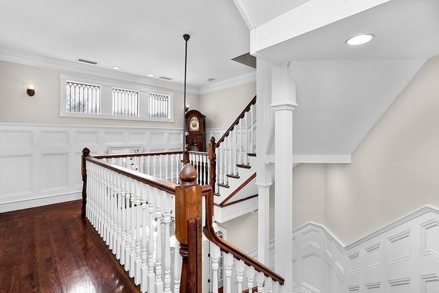 2 Country Way, Hopkinton, MA 01748