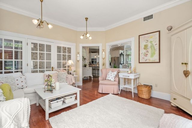 2 Country Way, Hopkinton, MA 01748