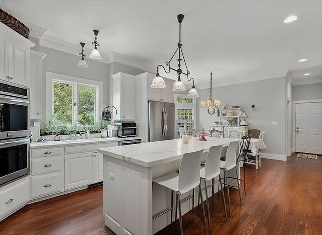 2 Country Way, Hopkinton, MA 01748