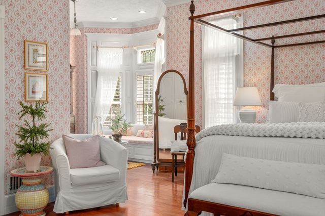 2 Country Way, Hopkinton, MA 01748