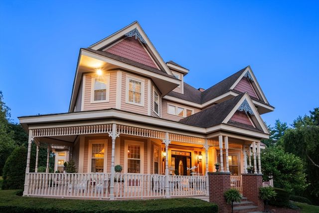 2 Country Way, Hopkinton, MA 01748