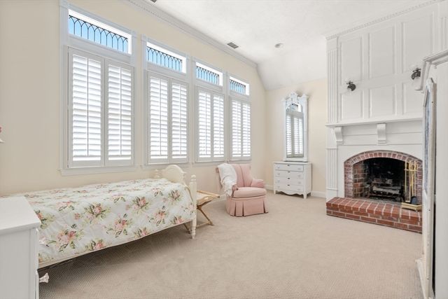 2 Country Way, Hopkinton, MA 01748