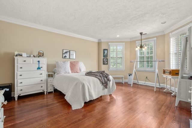 2 Country Way, Hopkinton, MA 01748