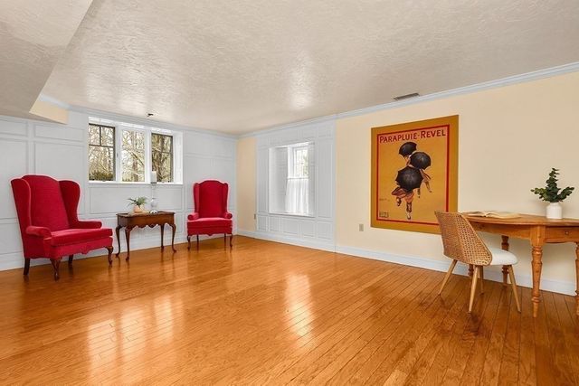 2 Country Way, Hopkinton, MA 01748