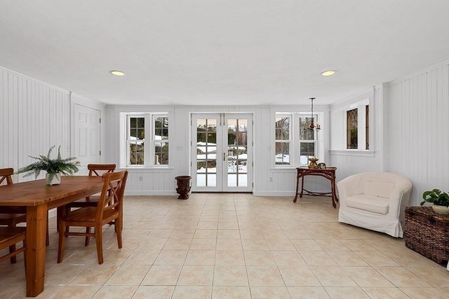 2 Country Way, Hopkinton, MA 01748