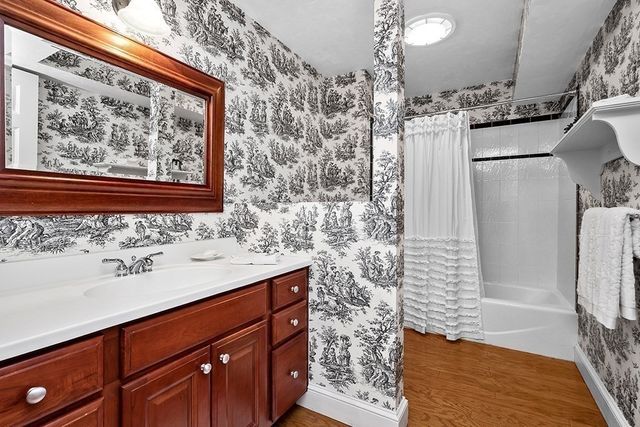 2 Country Way, Hopkinton, MA 01748