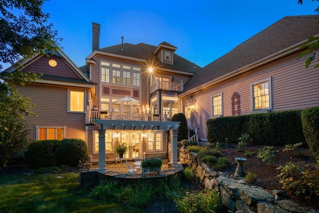 2 Country Way, Hopkinton, MA 01748