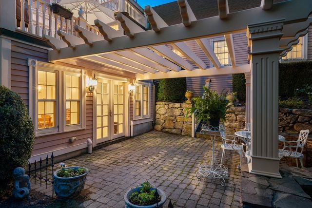 2 Country Way, Hopkinton, MA 01748