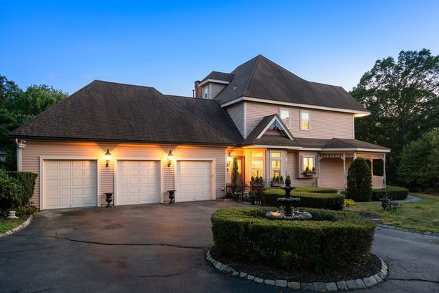 2 Country Way, Hopkinton, MA 01748