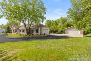 4454 Foxmoor Court, Middleville, MI 49333