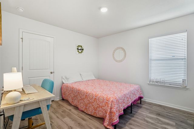 473 Earl Godwin Road, Freeport, FL 32439