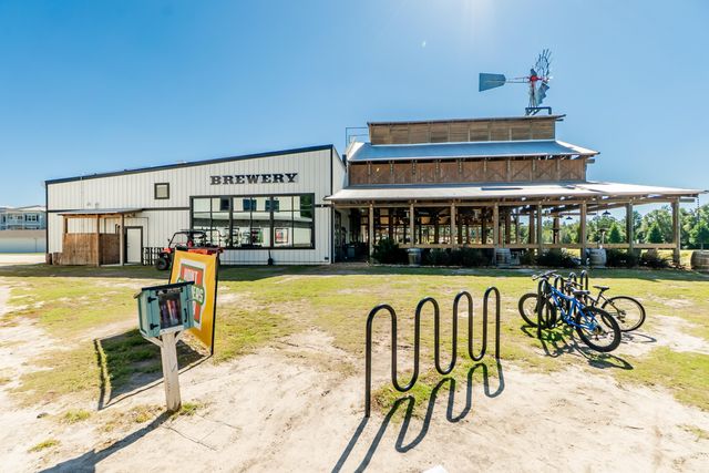 473 Earl Godwin Road, Freeport, FL 32439