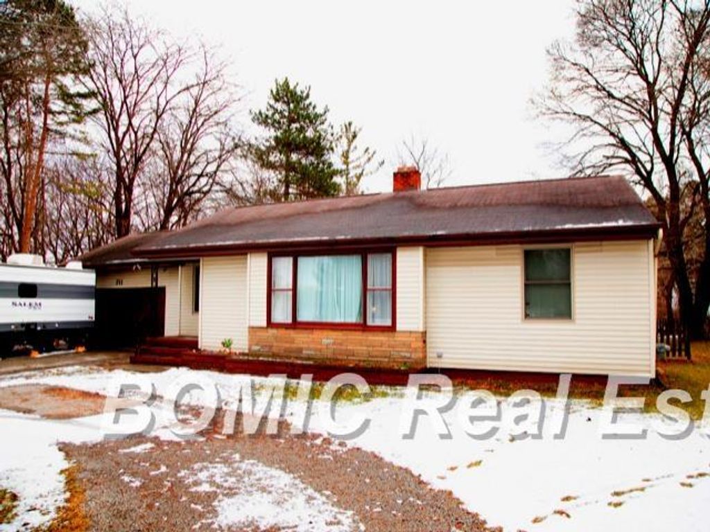 711 W Gilford Road, Caro, MI 48723