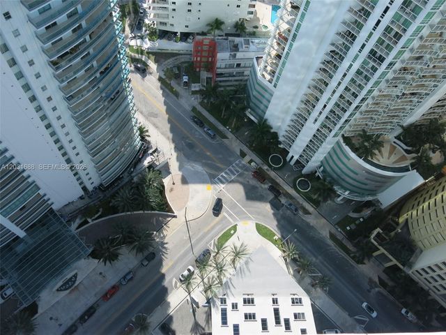 1300 Brickell Bay Dr 3506, Miami, FL 33131