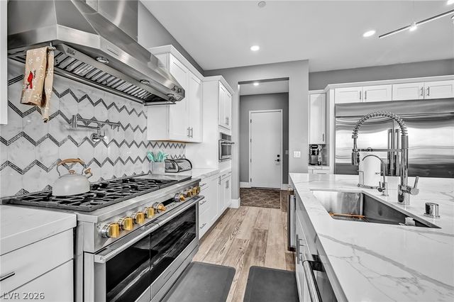 230 Shaded Canyon Drive, Henderson, NV 89012