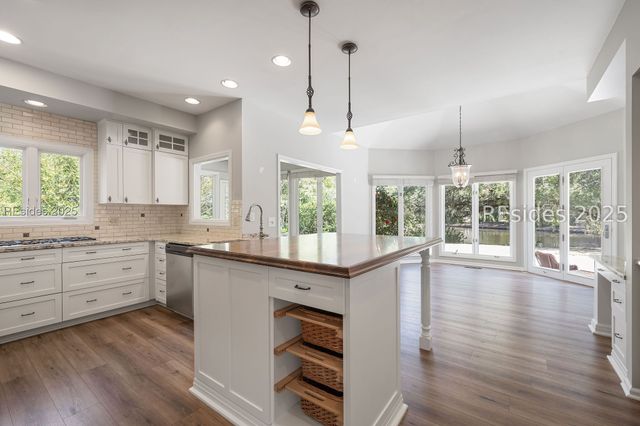 1 Long Brow Rd, Hilton Head Island, SC 29928