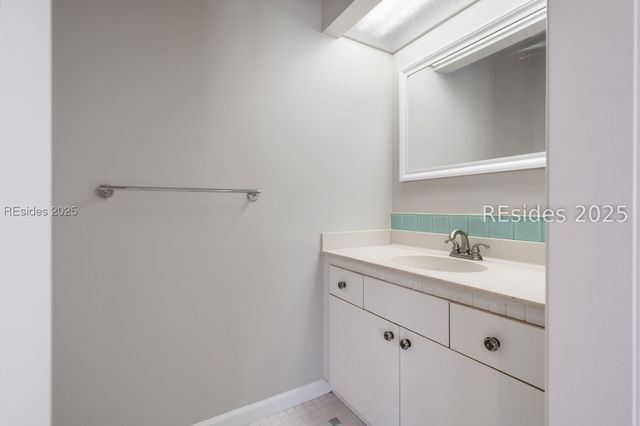 1 Long Brow Rd, Hilton Head Island, SC 29928