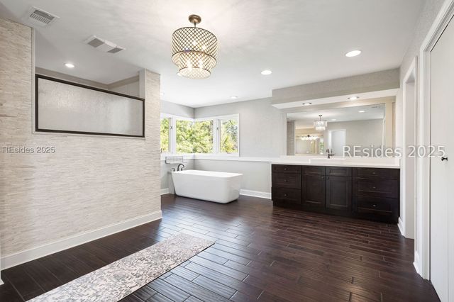 1 Long Brow Rd, Hilton Head Island, SC 29928