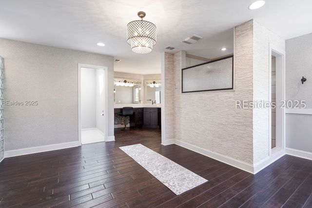 1 Long Brow Rd, Hilton Head Island, SC 29928