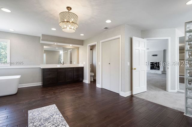 1 Long Brow Rd, Hilton Head Island, SC 29928