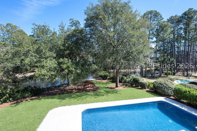 1 Long Brow Rd, Hilton Head Island, SC 29928