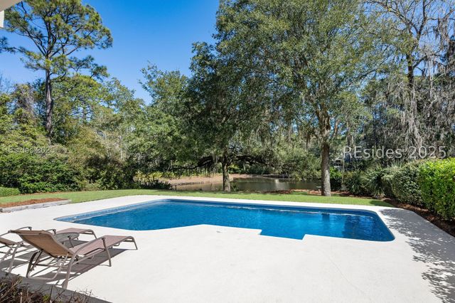 1 Long Brow Rd, Hilton Head Island, SC 29928