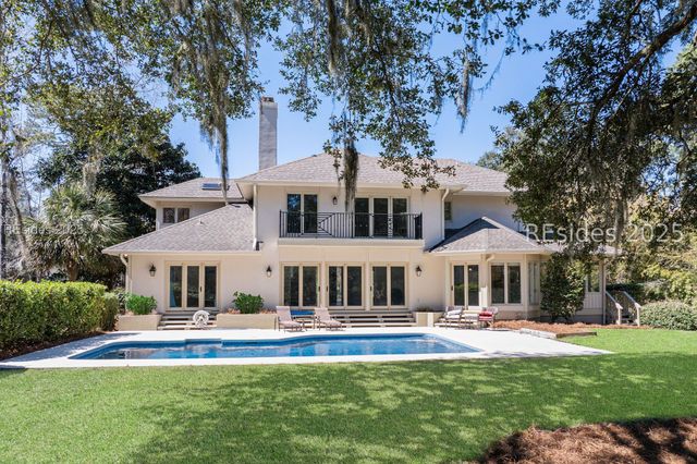 1 Long Brow Rd, Hilton Head Island, SC 29928