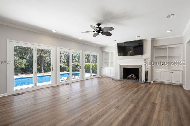 1 Long Brow Rd, Hilton Head Island, SC 29928