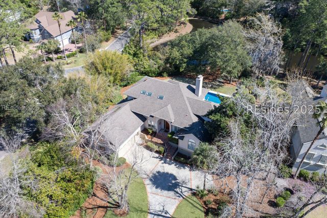 1 Long Brow Rd, Hilton Head Island, SC 29928