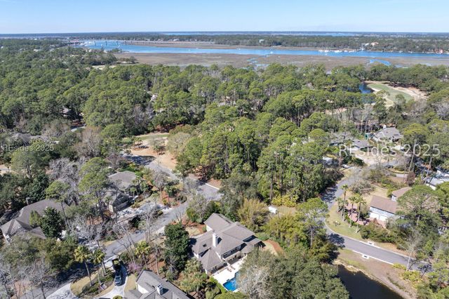 1 Long Brow Rd, Hilton Head Island, SC 29928