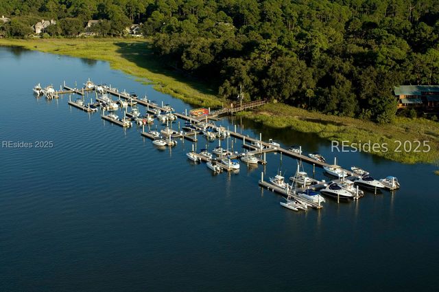 1 Long Brow Rd, Hilton Head Island, SC 29928