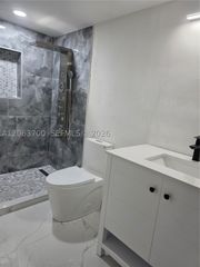 1201 NE 191st St G216, Miami, FL 33179