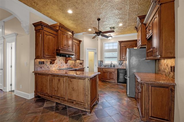 315 Bolling Green Drive, Wharton, TX 77488