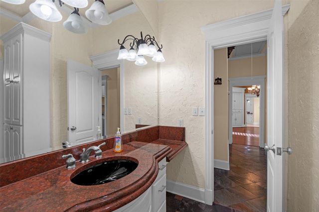 315 Bolling Green Drive, Wharton, TX 77488