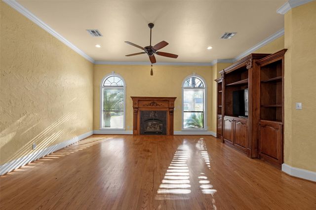 315 Bolling Green Drive, Wharton, TX 77488