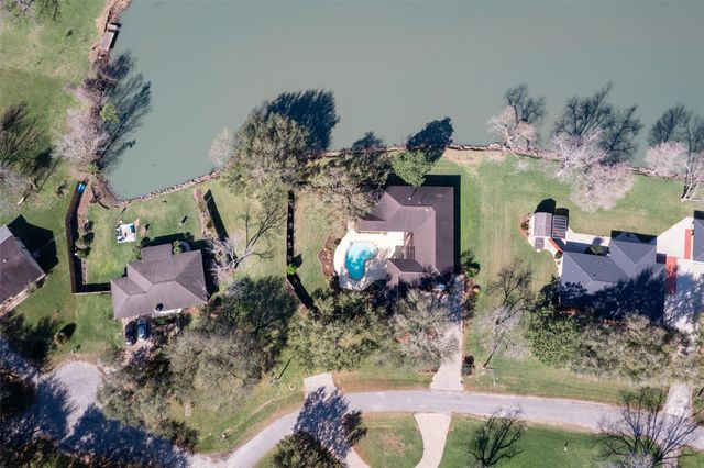 315 Bolling Green Drive, Wharton, TX 77488