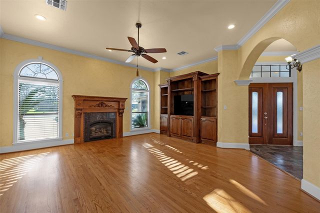 315 Bolling Green Drive, Wharton, TX 77488