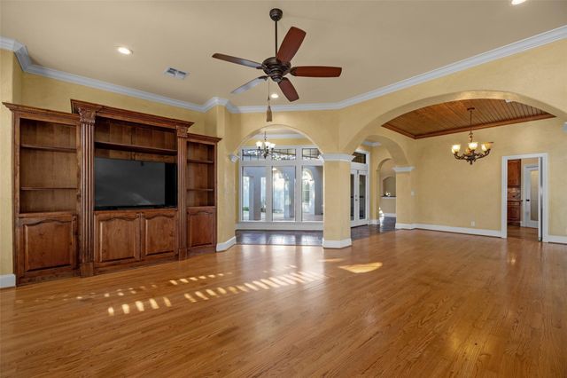 315 Bolling Green Drive, Wharton, TX 77488