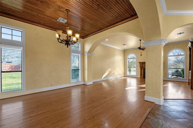 315 Bolling Green Drive, Wharton, TX 77488