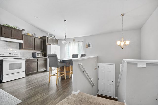 1015 Point Way, Lawton, MI 49065