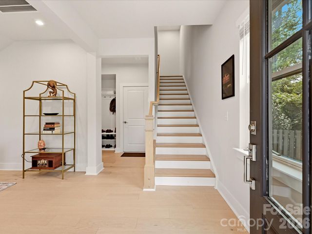 622 E Woodlawn Road, Charlotte, NC 28209